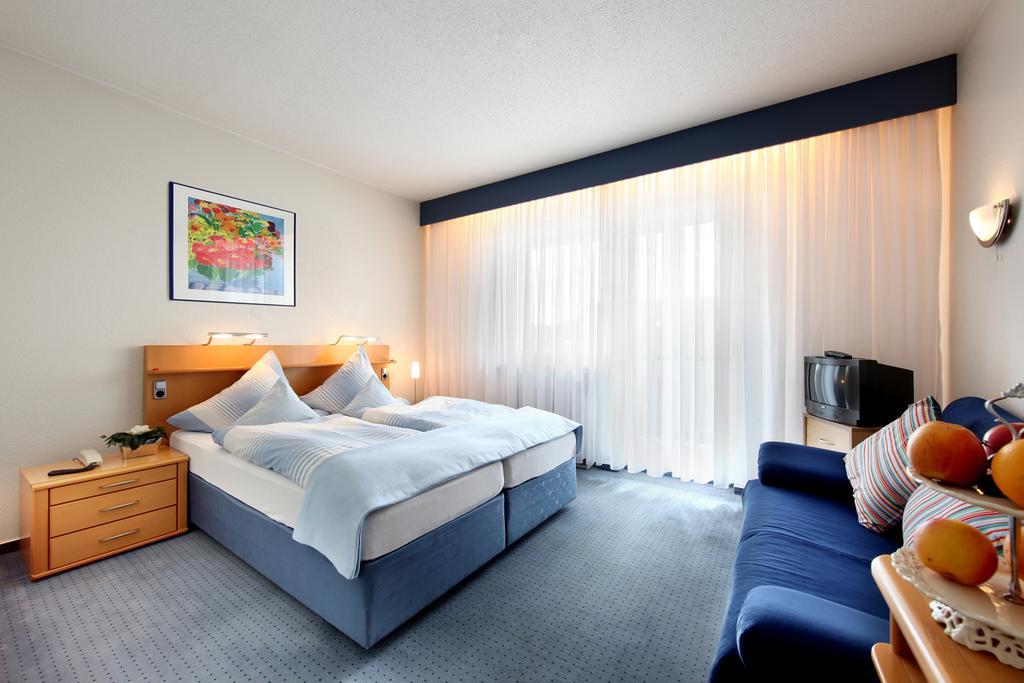 Hotel Kaiserpfalz พาเดอร์บอร์น ภายนอก รูปภาพ