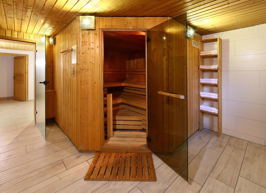 Hotel Kaiserpfalz พาเดอร์บอร์น ภายนอก รูปภาพ